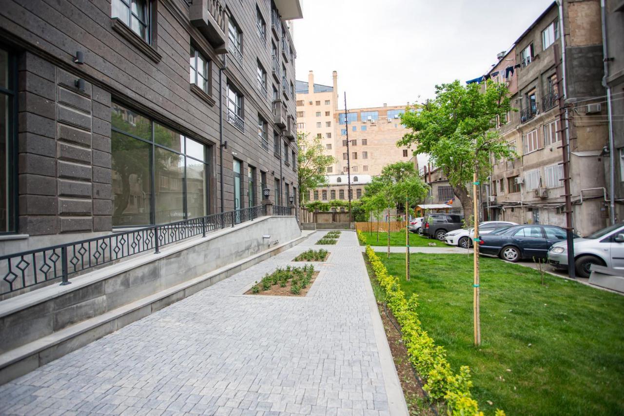 Fantastic Apartments Near Republic Square, Perfect Location, Mystreet Company Ereván Exterior foto